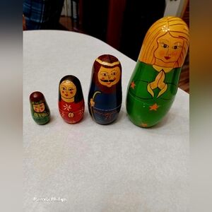 Hand-Painted Nesting Dolls Set with Green and Red Designs